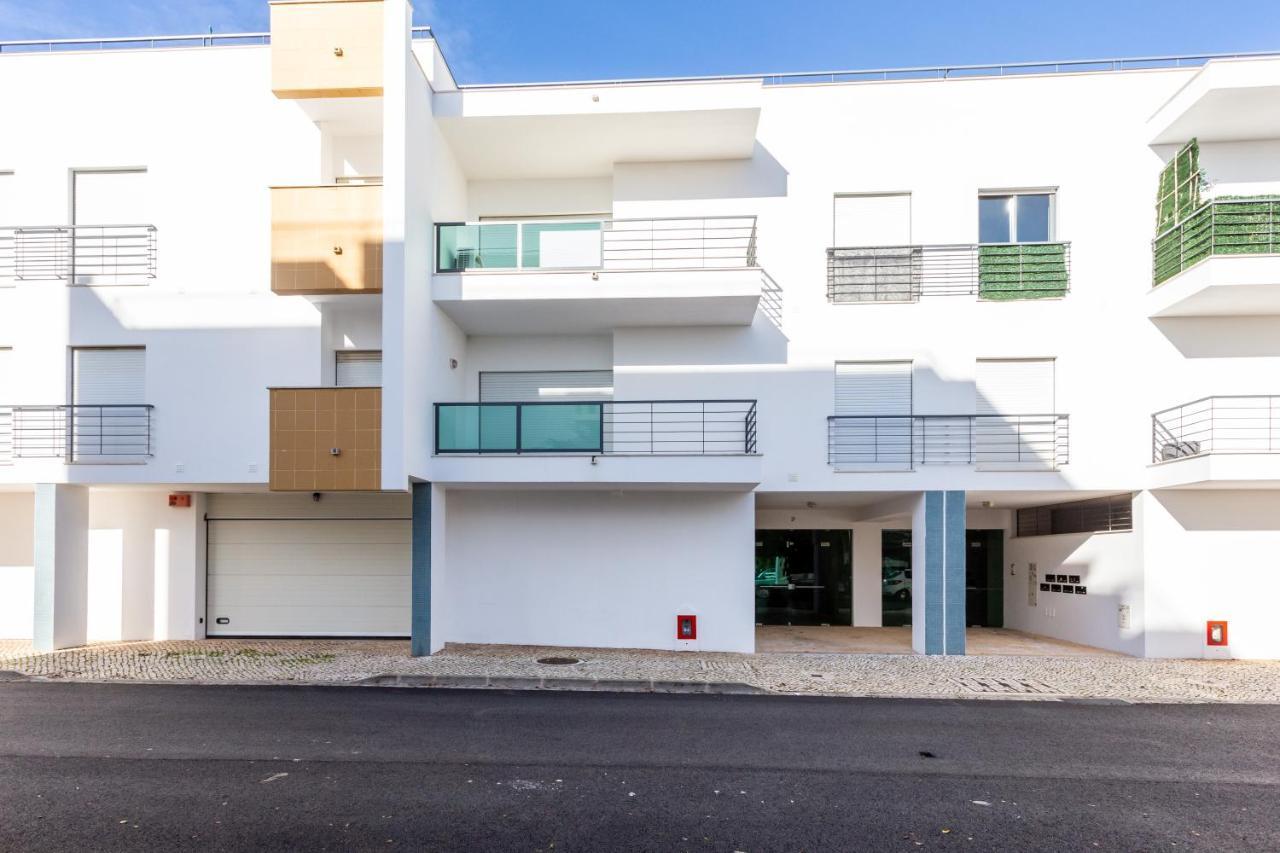 Sacha'S Sweet Home, Lovely 2 Bedroom Apartment, Walking Distance To Town, Beach And Marina لاغوس المظهر الخارجي الصورة